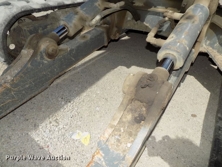 image for item DG2428 2006 Gehl G8003 RD mini excavator