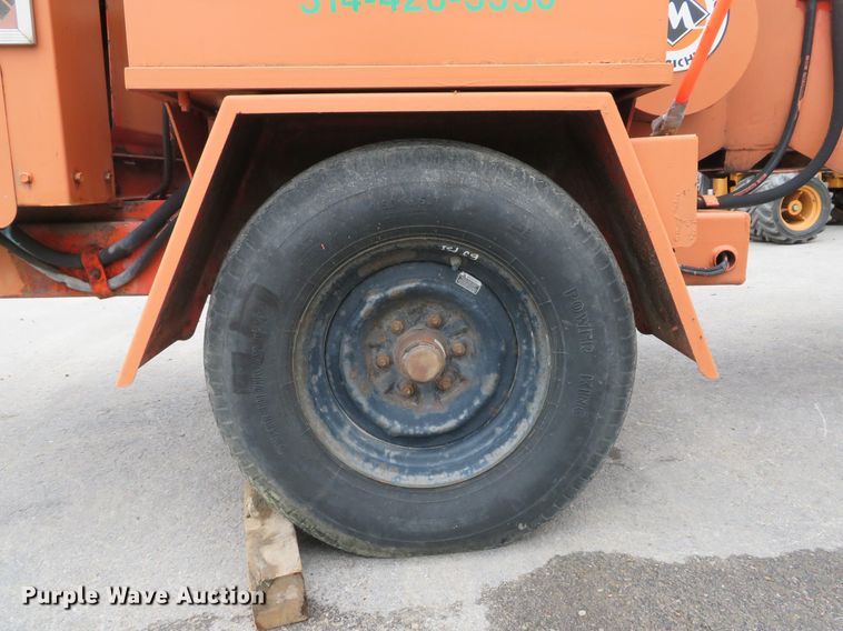 image for item DH1516 1995 Morbark 13 wood chipper