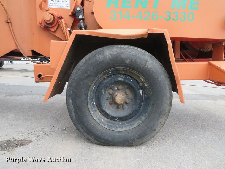 image for item DH1516 1995 Morbark 13 wood chipper