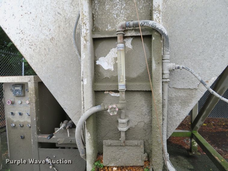 image for item DH1518 Trailer Haul concrete hopper