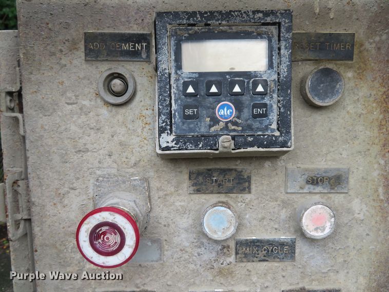 image for item DH1518 Trailer Haul concrete hopper