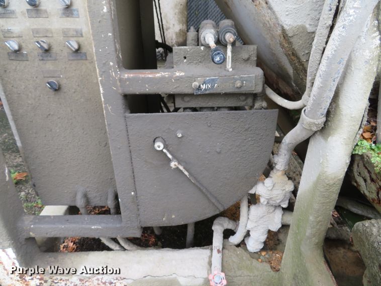 image for item DH1518 Trailer Haul concrete hopper