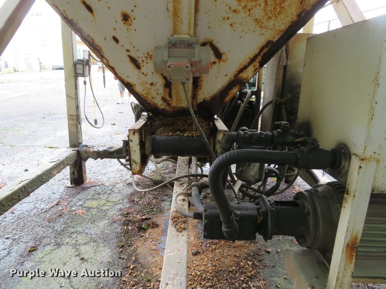 image for item DH1518 Trailer Haul concrete hopper