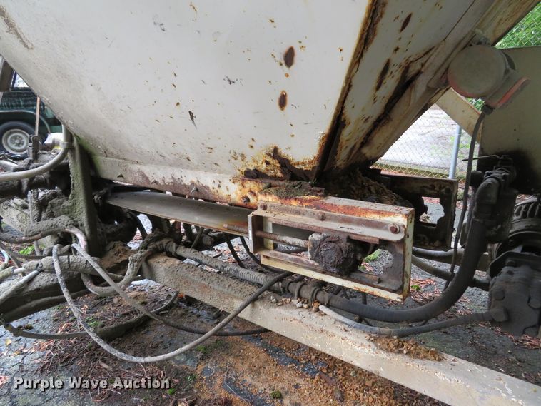 image for item DH1518 Trailer Haul concrete hopper