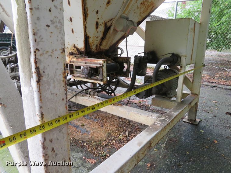 image for item DH1518 Trailer Haul concrete hopper