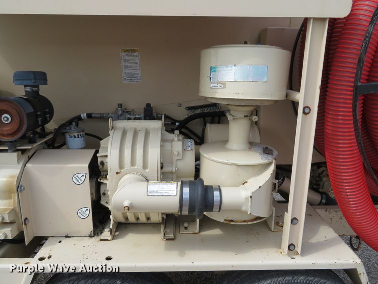 image for item DH1550 2009 Finn BB302-16 bark blower