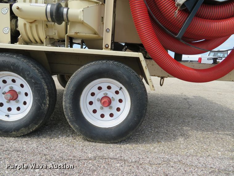 image for item DH1550 2009 Finn BB302-16 bark blower