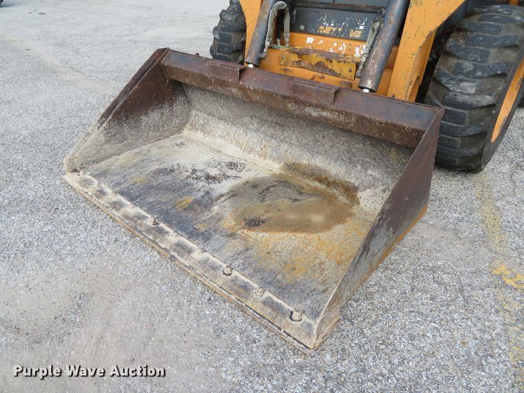 image for item DH1553 2012 Case SV250 skid steer