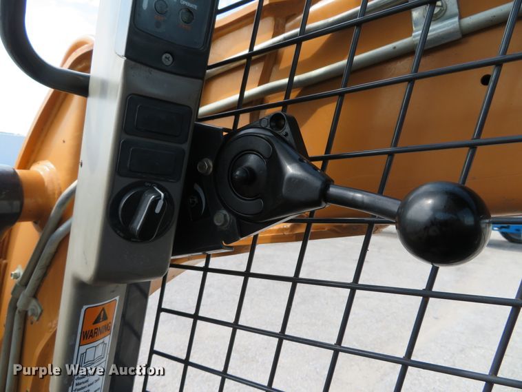 image for item DH1553 2012 Case SV250 skid steer