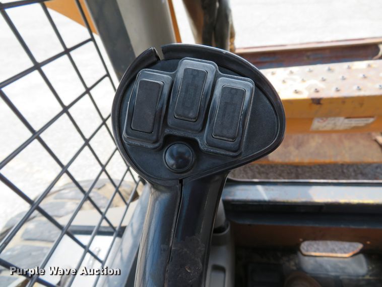 image for item DH1553 2012 Case SV250 skid steer