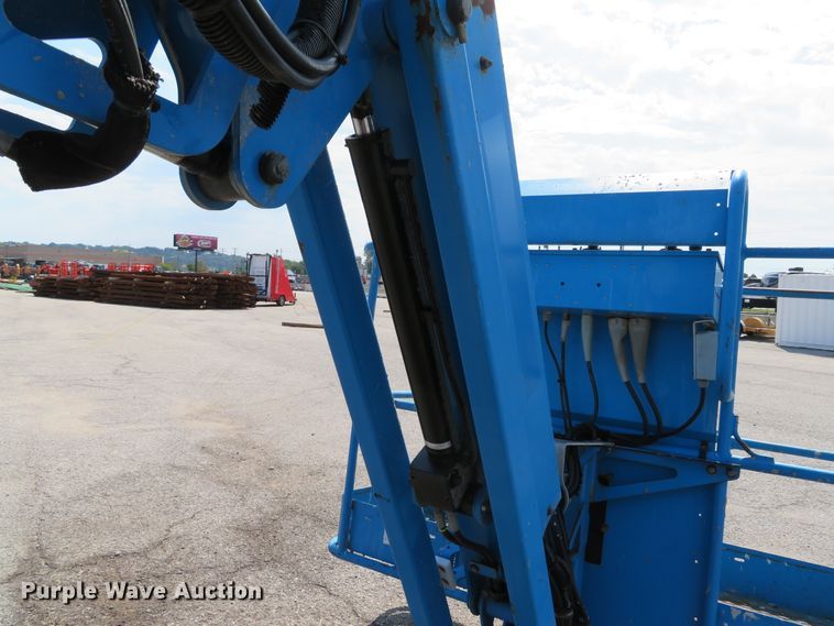 image for item DH1554 2011 Genie Z45/25J boom lift