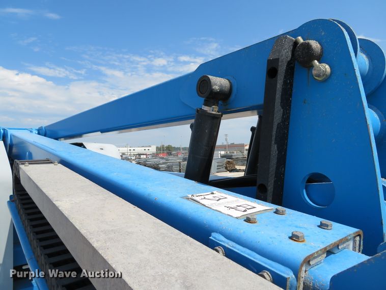 image for item DH1554 2011 Genie Z45/25J boom lift