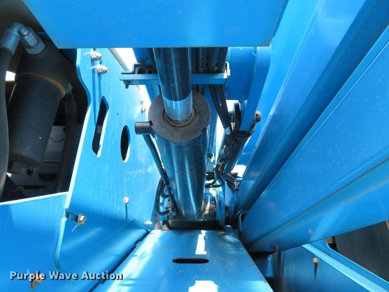 image for item DH1554 2011 Genie Z45/25J boom lift