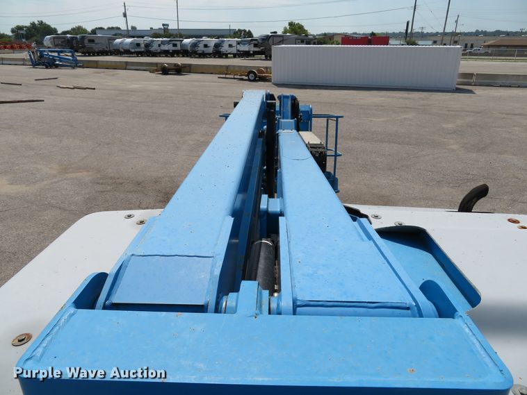image for item DH1554 2011 Genie Z45/25J boom lift