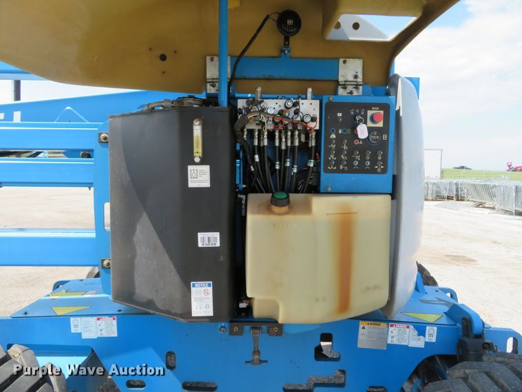 image for item DH1554 2011 Genie Z45/25J boom lift