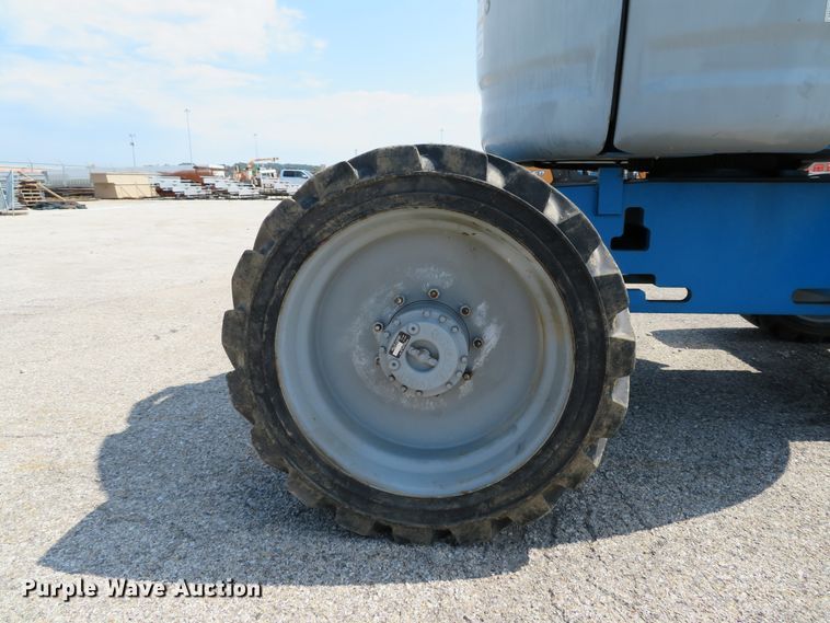 image for item DH1554 2011 Genie Z45/25J boom lift