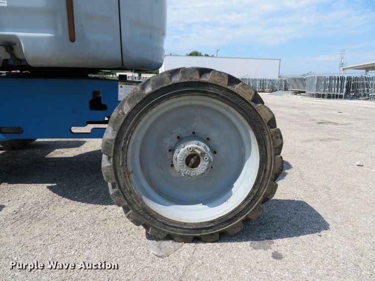 image for item DH1554 2011 Genie Z45/25J boom lift