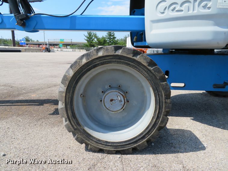 image for item DH1554 2011 Genie Z45/25J boom lift