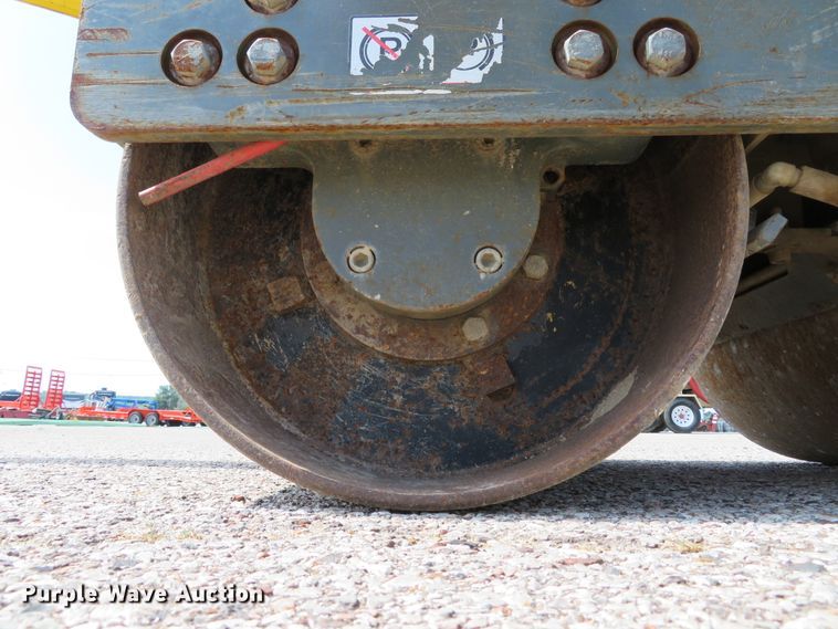 image for item DH1555 2014 Wacker Neuson RD7 double drum vibratory roller