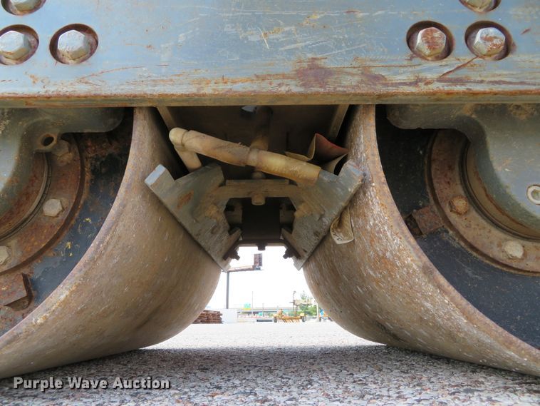image for item DH1555 2014 Wacker Neuson RD7 double drum vibratory roller