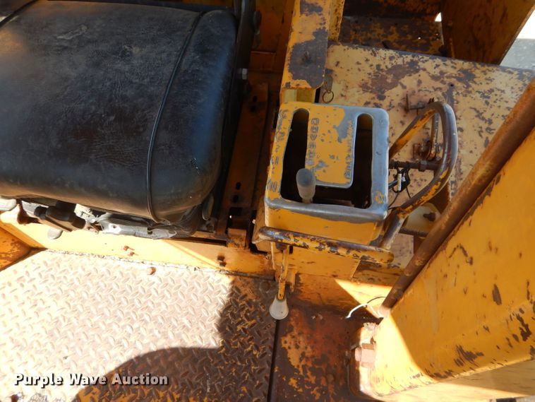 image for item DH2540 1976 Caterpillar D7G dozer