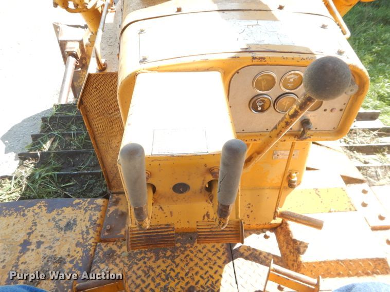 image for item DH2540 1976 Caterpillar D7G dozer