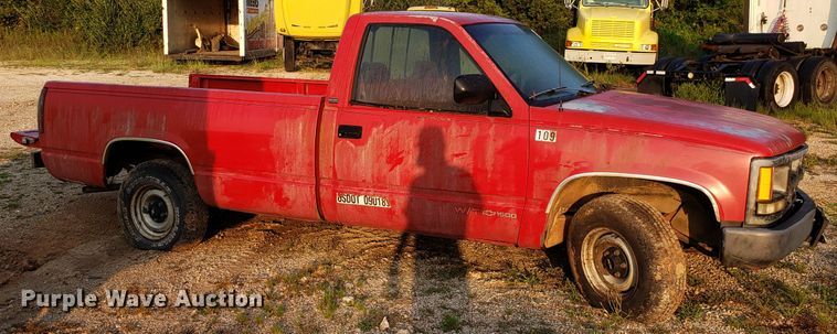 image for item DH2771 1993 Chevrolet C1500 pickup truck