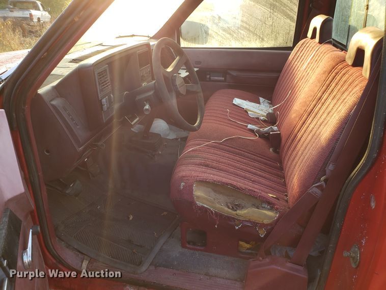 image for item DH2771 1993 Chevrolet C1500 pickup truck