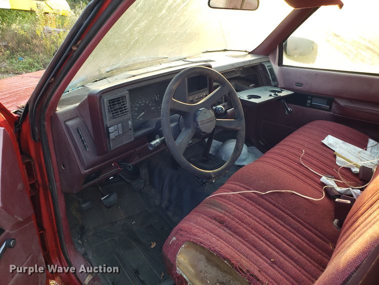 image for item DH2771 1993 Chevrolet C1500 pickup truck