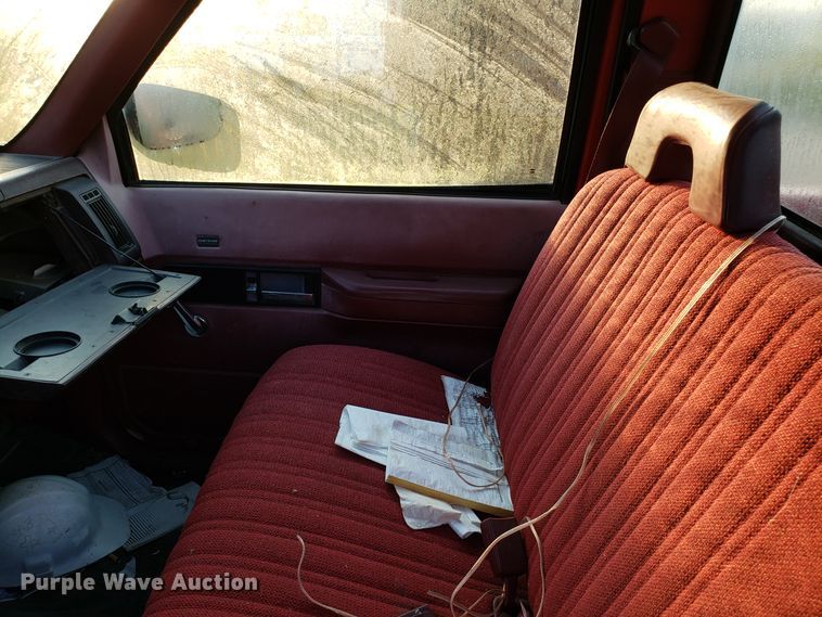 image for item DH2771 1993 Chevrolet C1500 pickup truck