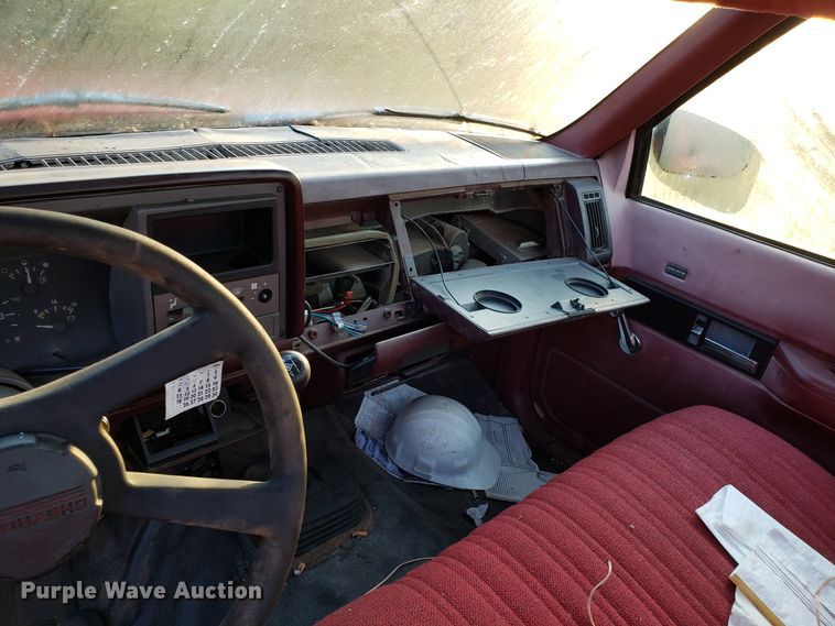 image for item DH2771 1993 Chevrolet C1500 pickup truck