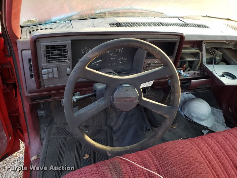 image for item DH2771 1993 Chevrolet C1500 pickup truck