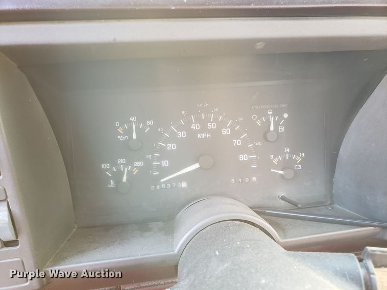 image for item DH2771 1993 Chevrolet C1500 pickup truck