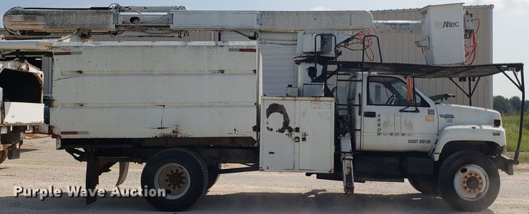 image for item DH2796 1993 GMC TopKick C6500 bucket truck