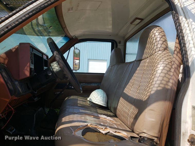 image for item DH2796 1993 GMC TopKick C6500 bucket truck