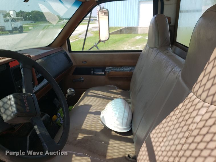 image for item DH2796 1993 GMC TopKick C6500 bucket truck