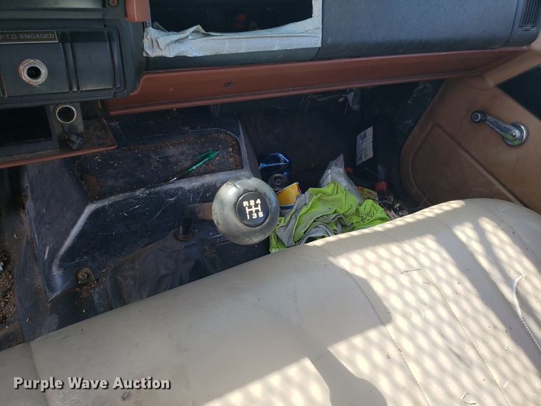 image for item DH2796 1993 GMC TopKick C6500 bucket truck