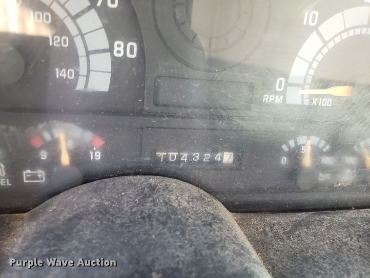 image for item DH2796 1993 GMC TopKick C6500 bucket truck