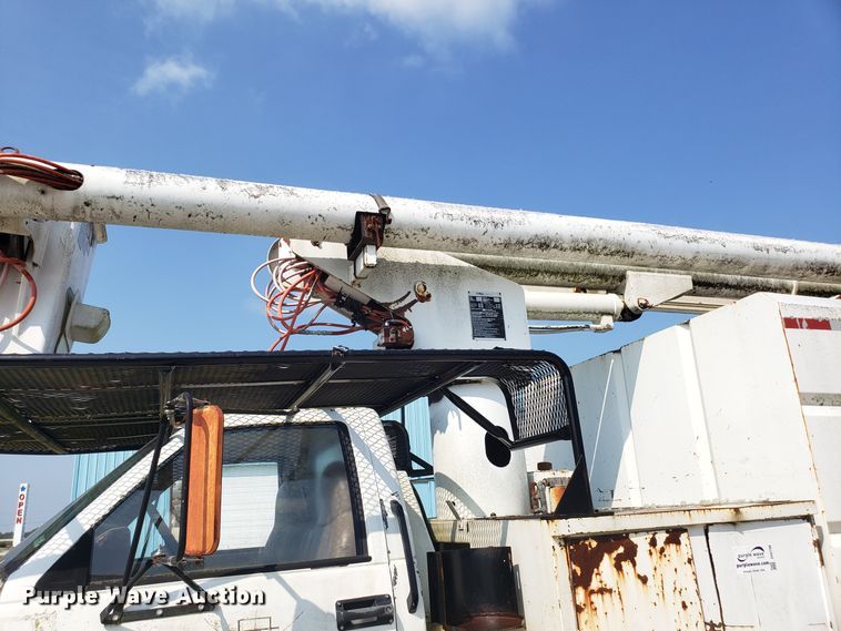 image for item DH2796 1993 GMC TopKick C6500 bucket truck