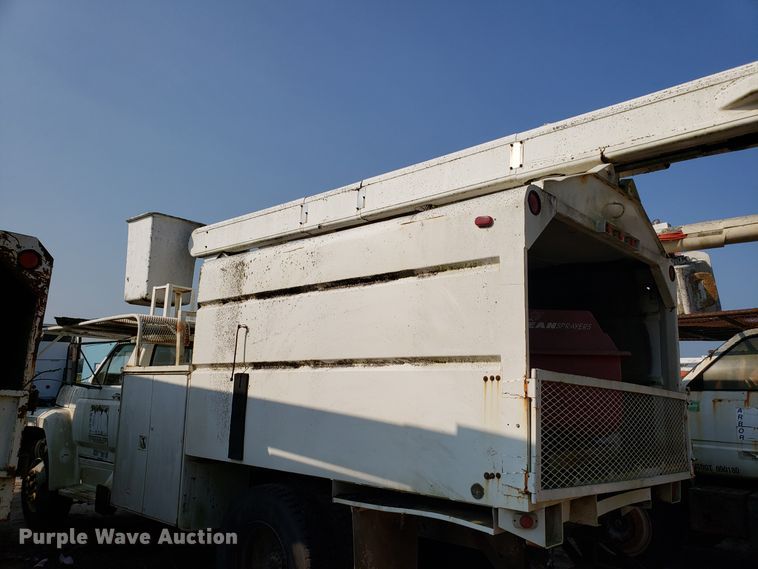 image for item DH2801 1987 Ford F700 bucket truck