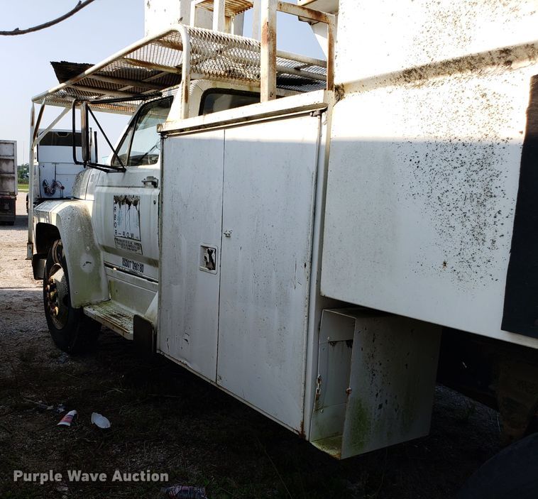 image for item DH2801 1987 Ford F700 bucket truck