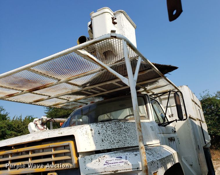image for item DH2801 1987 Ford F700 bucket truck