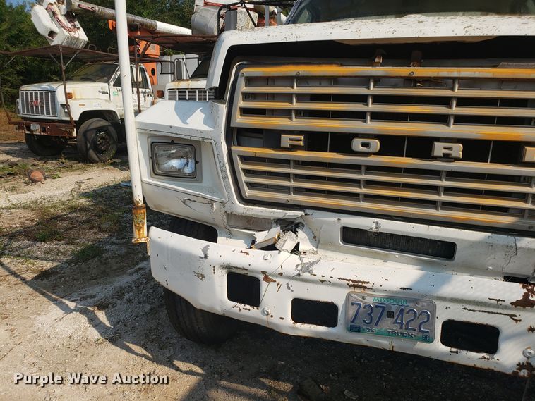 image for item DH2801 1987 Ford F700 bucket truck