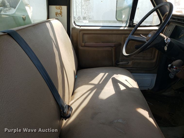 image for item DH2801 1987 Ford F700 bucket truck