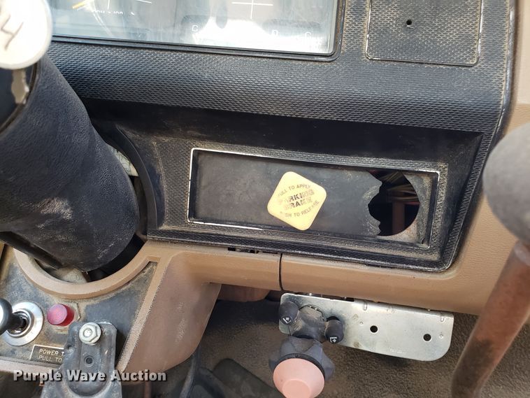 image for item DH2801 1987 Ford F700 bucket truck