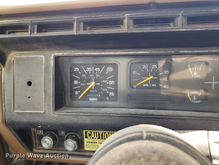 image for item DH2801 1987 Ford F700 bucket truck