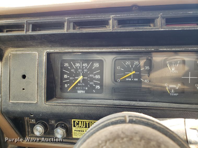 image for item DH2801 1987 Ford F700 bucket truck