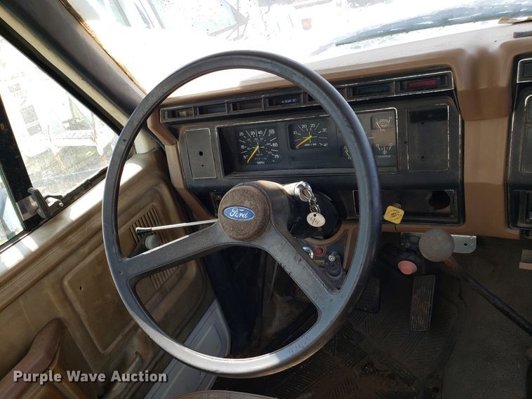 image for item DH2801 1987 Ford F700 bucket truck