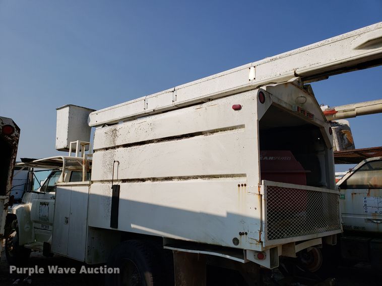 image for item DH2801 1987 Ford F700 bucket truck