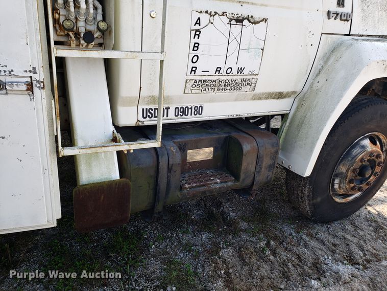 image for item DH2801 1987 Ford F700 bucket truck